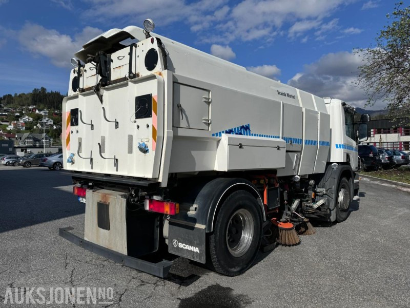 2006 Scania P340 DB - 4X2 - HNA Feiebil - Gått kun 99.688 km - Kommunal-/ Sonderfahrzeug: das Bild 4 2006 Scania P340 DB - 4X2 - HNA Feiebil - Gått kun 99.688 km - Kommunal-/ Sonderfahrzeug: das Bild 4