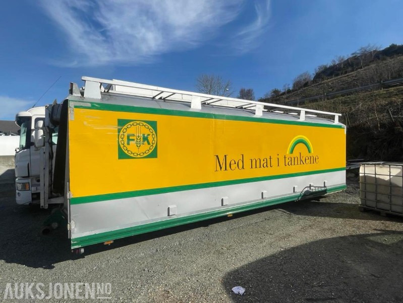 2005 Tank til mel og korn - Bulk-transport - 35 000 liter - Tipp kydraulikk - 7 rom - Kamera - Sluser - Hjelperamme. - LKW: das Bild 3 2005 Tank til mel og korn - Bulk-transport - 35 000 liter - Tipp kydraulikk - 7 rom - Kamera - Sluser - Hjelperamme. - LKW: das Bild 3
