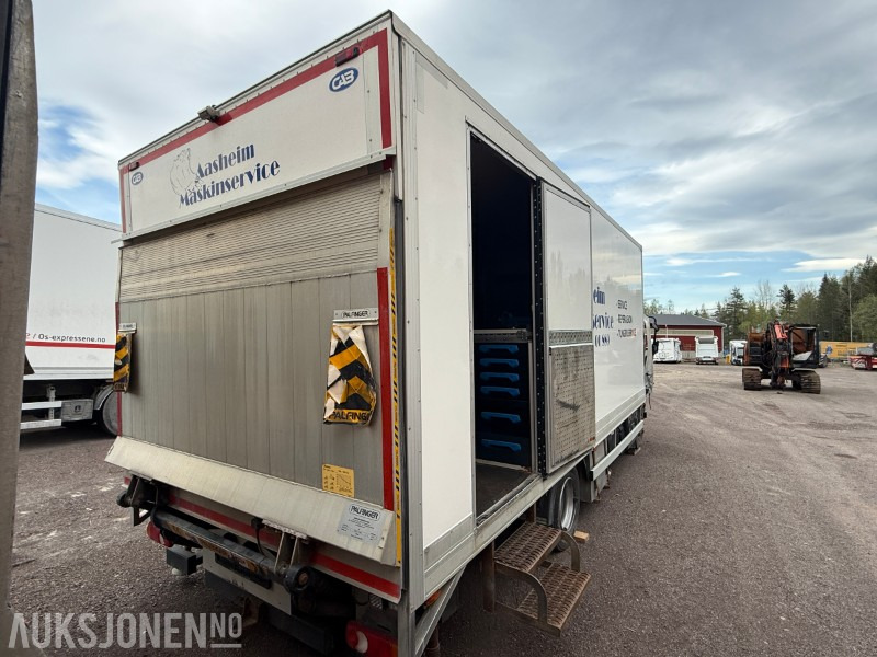 Serviceskap med Kran, baklem, verktøyskap, kompressor og lys - LKW: das Bild 2 Serviceskap med Kran, baklem, verktøyskap, kompressor og lys - LKW: das Bild 2