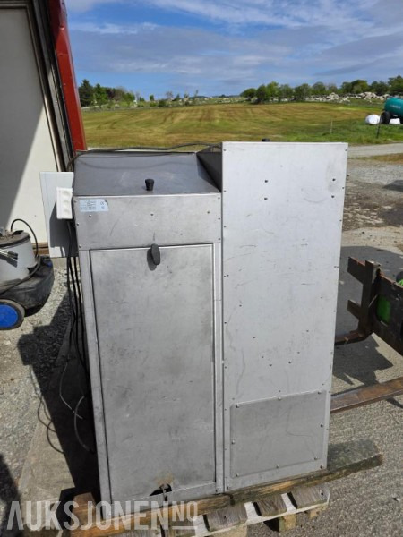 2006 Delaval CF150 Kalvefôringsautomat - En side for melk og en side for kraftfor. - Landmaschine: das Bild 5 2006 Delaval CF150 Kalvefôringsautomat - En side for melk og en side for kraftfor. - Landmaschine: das Bild 5