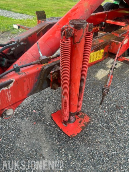 2011 Pronar T185 Krokhenger med hydraulisk dumperfeste - Landmaschine: das Bild 4 2011 Pronar T185 Krokhenger med hydraulisk dumperfeste - Landmaschine: das Bild 4