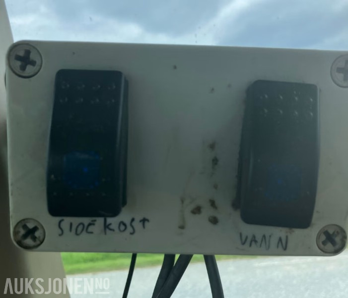 2016 Vama EHK 2200 Feiemaskin / Feiekost med oppsamler og sidekost - Euro feste og styreenhet - Landmaschine: das Bild 5 2016 Vama EHK 2200 Feiemaskin / Feiekost med oppsamler og sidekost - Euro feste og styreenhet - Landmaschine: das Bild 5