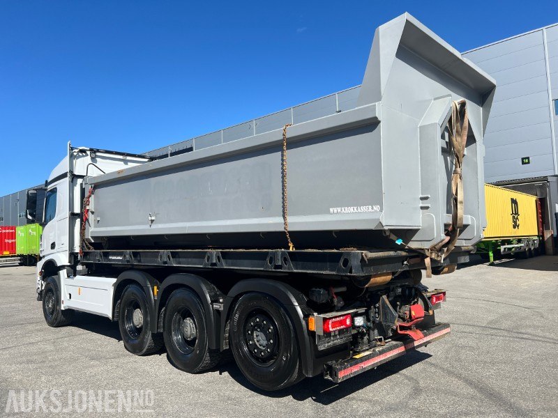 Mercedes-Benz Arocs 3253 Tridem krokbil brøyte rigget - Abrollkipper: das Bild 3 Mercedes-Benz Arocs 3253 Tridem krokbil brøyte rigget - Abrollkipper: das Bild 3