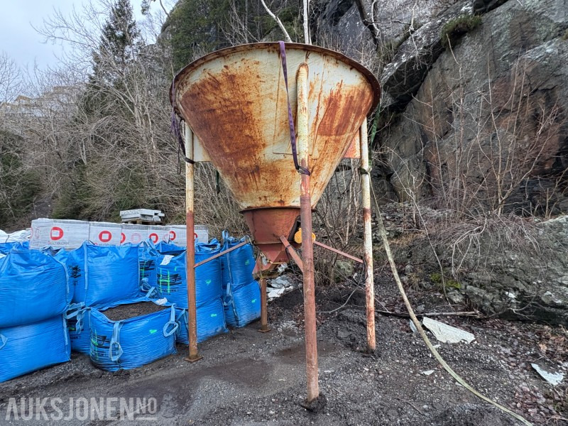 Silotrakt med vibrasjonsmotor - Baugeräte: das Bild 1 Silotrakt med vibrasjonsmotor - Baugeräte: das Bild 1