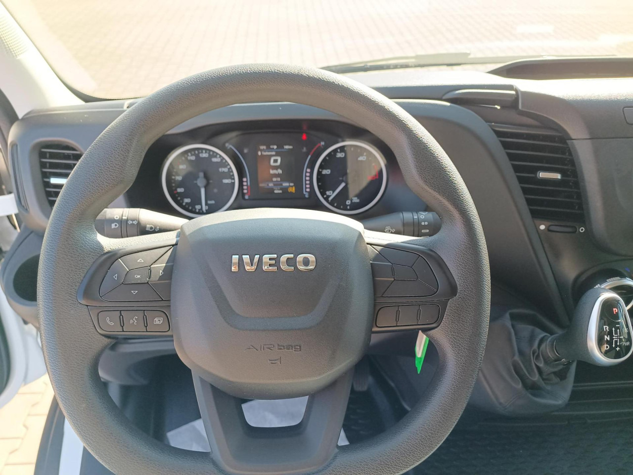 Kastenwagen IVECO Daily 35S16A8V: das Bild 12