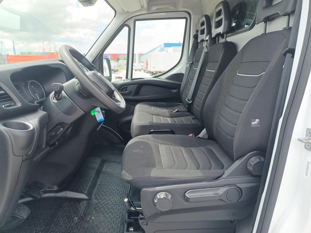 IVECO Daily 35S16V - Kastenwagen: das Bild 4 IVECO Daily 35S16V - Kastenwagen: das Bild 4