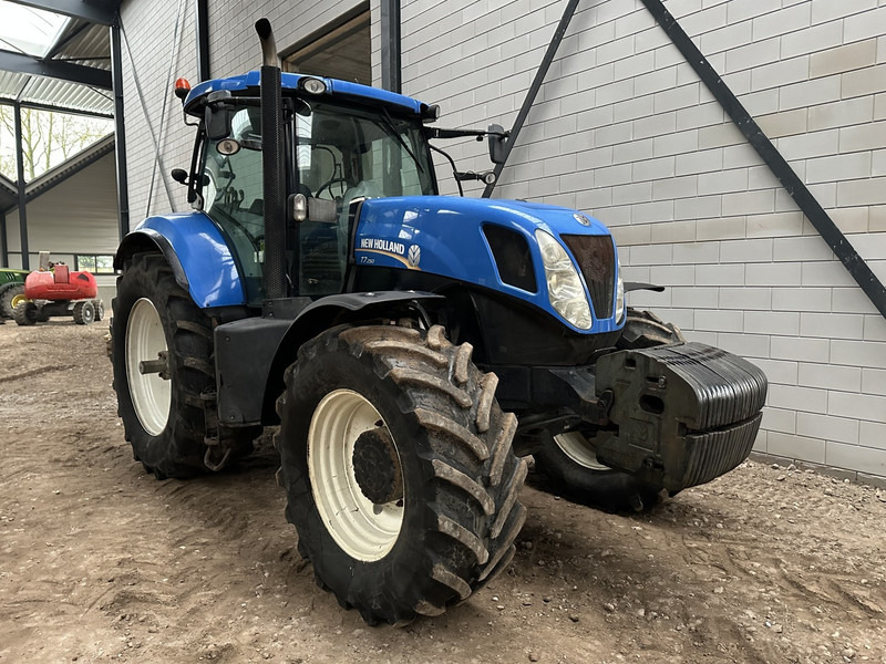 New Holland T7.250 - Traktor: das Bild 2 New Holland T7.250 - Traktor: das Bild 2