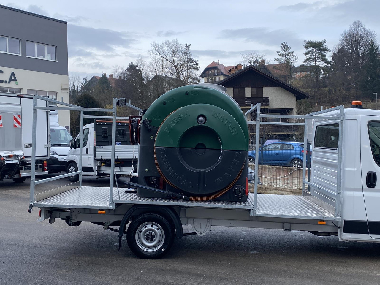 CITROEN JUMPER 1+2 180KM | WC AUFBAU + WC PUMPE - Pritsche Transporter: das Bild 2 CITROEN JUMPER 1+2 180KM | WC AUFBAU + WC PUMPE - Pritsche Transporter: das Bild 2