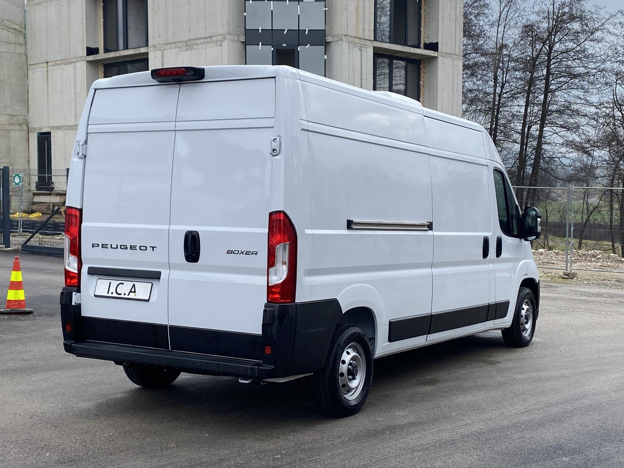 PEUGEOT BOXER L3H2 180PS CONFORT 335 / FRISCHDIENST BIS 0 + KONVEKTA FK2321 12-230V - Kühltransporter: das Bild 4 PEUGEOT BOXER L3H2 180PS CONFORT 335 / FRISCHDIENST BIS 0 + KONVEKTA FK2321 12-230V - Kühltransporter: das Bild 4