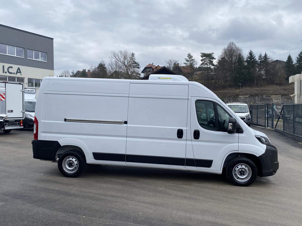 PEUGEOT BOXER L3H2 180PS CONFORT 335 / FRISCHDIENST BIS 0 + KONVEKTA FK2321 12-230V - Kühltransporter: das Bild 3 PEUGEOT BOXER L3H2 180PS CONFORT 335 / FRISCHDIENST BIS 0 + KONVEKTA FK2321 12-230V - Kühltransporter: das Bild 3