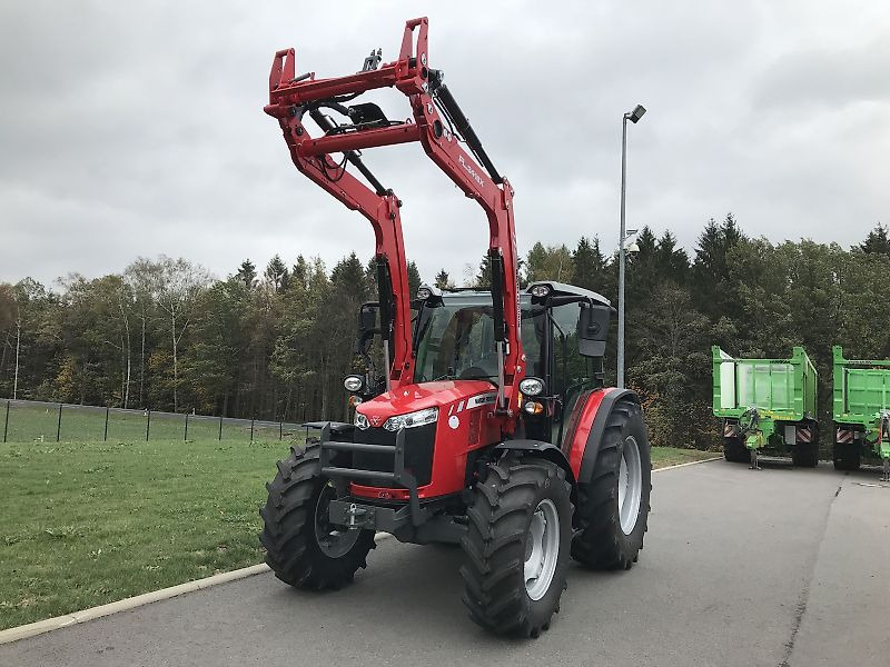 Massey Ferguson MF 4709 M Dyna-2 - Traktor: das Bild 5 Massey Ferguson MF 4709 M Dyna-2 - Traktor: das Bild 5