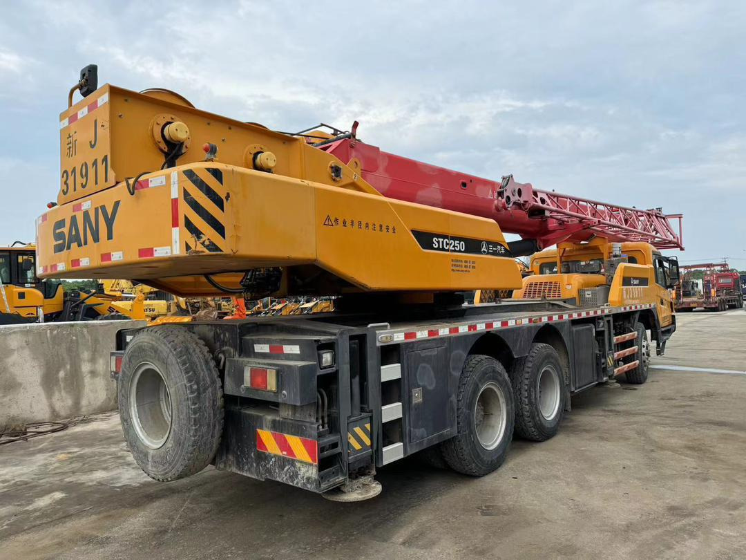 SANY 25 Ton Crane Truck Crane SANY STC250 QY50C STC750 STC1000 XCMG ZOOOMLION TADANO KOBELCO CRANES FOR SALE - Mobilkran: das Bild 4 SANY 25 Ton Crane Truck Crane SANY STC250 QY50C STC750 STC1000 XCMG ZOOOMLION TADANO KOBELCO CRANES FOR SALE - Mobilkran: das Bild 4
