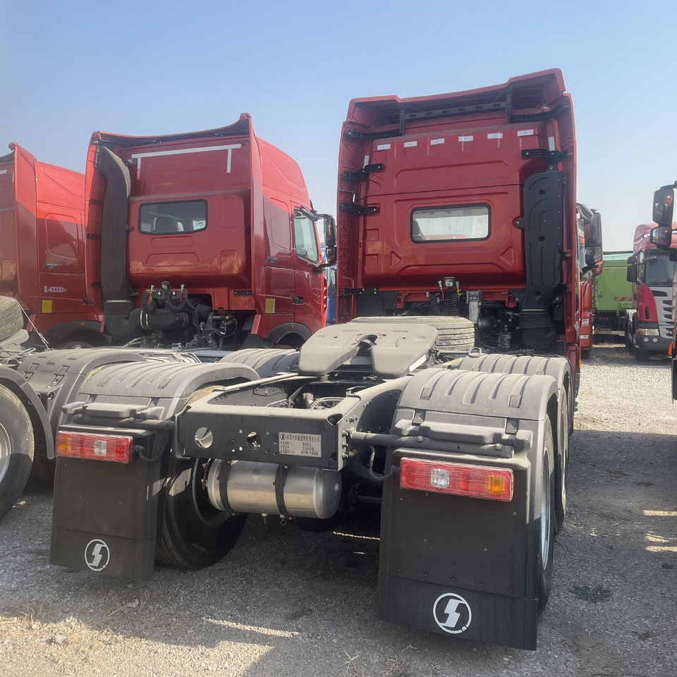 Shacman Slightly Used X3000 X5000 (6*4) Semi Truck Head Tractor Head Tipper Head - Sattelzugmaschine: das Bild 5 Shacman Slightly Used X3000 X5000 (6*4) Semi Truck Head Tractor Head Tipper Head - Sattelzugmaschine: das Bild 5