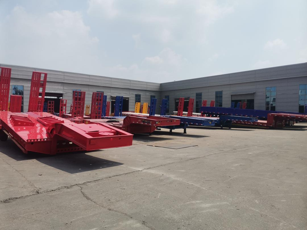 ZHICHENG SEMI FLAT BED LOW BED IN VARIOUS AND SIZE ( USED OR NEW CONDITION) - Tieflader Auflieger: das Bild 3 ZHICHENG SEMI FLAT BED LOW BED IN VARIOUS AND SIZE ( USED OR NEW CONDITION) - Tieflader Auflieger: das Bild 3
