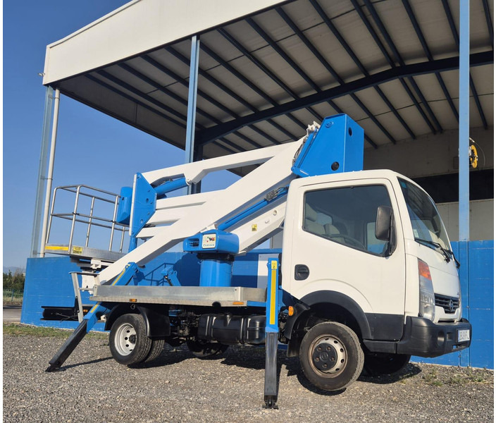 Nissan CABSTAR 35.12 SOCAGE DA320 - LKW, Autokran: das Bild 3 Nissan CABSTAR 35.12 SOCAGE DA320 - LKW, Autokran: das Bild 3