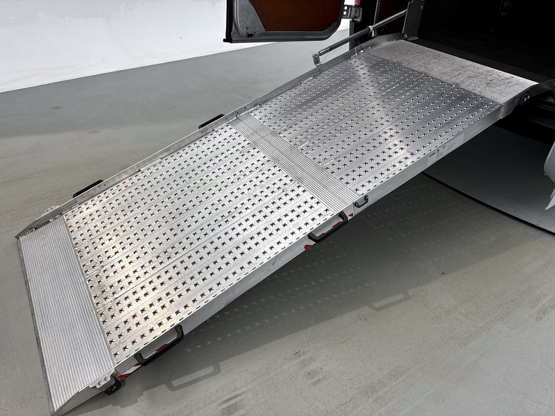 Kastenwagen Mercedes-Benz Sprinter 315 1.9 CDI L2H2 Automaat Navigatie Luchtgeveerde stoel Camera Sidebars Cruise control Airco MBUX: das Bild 15 Kastenwagen Mercedes-Benz Sprinter 315 1.9 CDI L2H2 Automaat Navigatie Luchtgeveerde stoel Camera Sidebars Cruise control Airco MBUX: das Bild 15