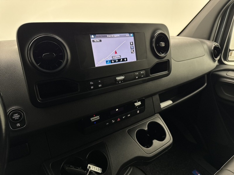 Mercedes-Benz Sprinter 519 3.0 CDI L3H2 V6 Led koplampen 360 camera systeem Trekhaak Navigatie Dubbel lucht - Kastenwagen: das Bild 5 Mercedes-Benz Sprinter 519 3.0 CDI L3H2 V6 Led koplampen 360 camera systeem Trekhaak Navigatie Dubbel lucht - Kastenwagen: das Bild 5