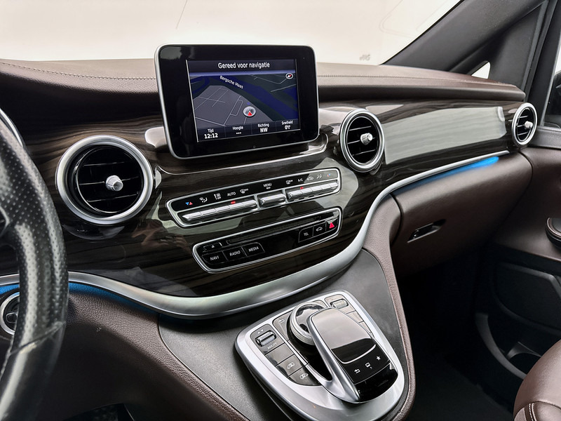 Mercedes-Benz V-Klasse 220d Lang Avantgarde Edition 8 Persoons incl. BPM Elektr schuifdeuren Nappa Leder Pano 8 zitplaatsen Geel kenteken - Kleinbus, Personentransporter: das Bild 5 Mercedes-Benz V-Klasse 220d Lang Avantgarde Edition 8 Persoons incl. BPM Elektr schuifdeuren Nappa Leder Pano 8 zitplaatsen Geel kenteken - Kleinbus, Personentransporter: das Bild 5