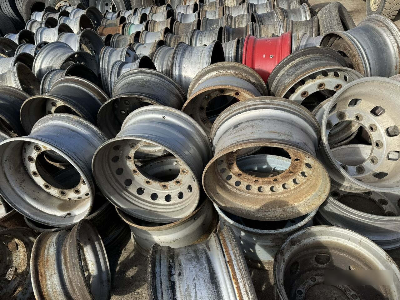 Felge für LKW Alcoa Jante fier / aluminiu pentru autotractoare sau semiremorci 22,5: das Bild 10 Felge für LKW Alcoa Jante fier / aluminiu pentru autotractoare sau semiremorci 22,5: das Bild 10