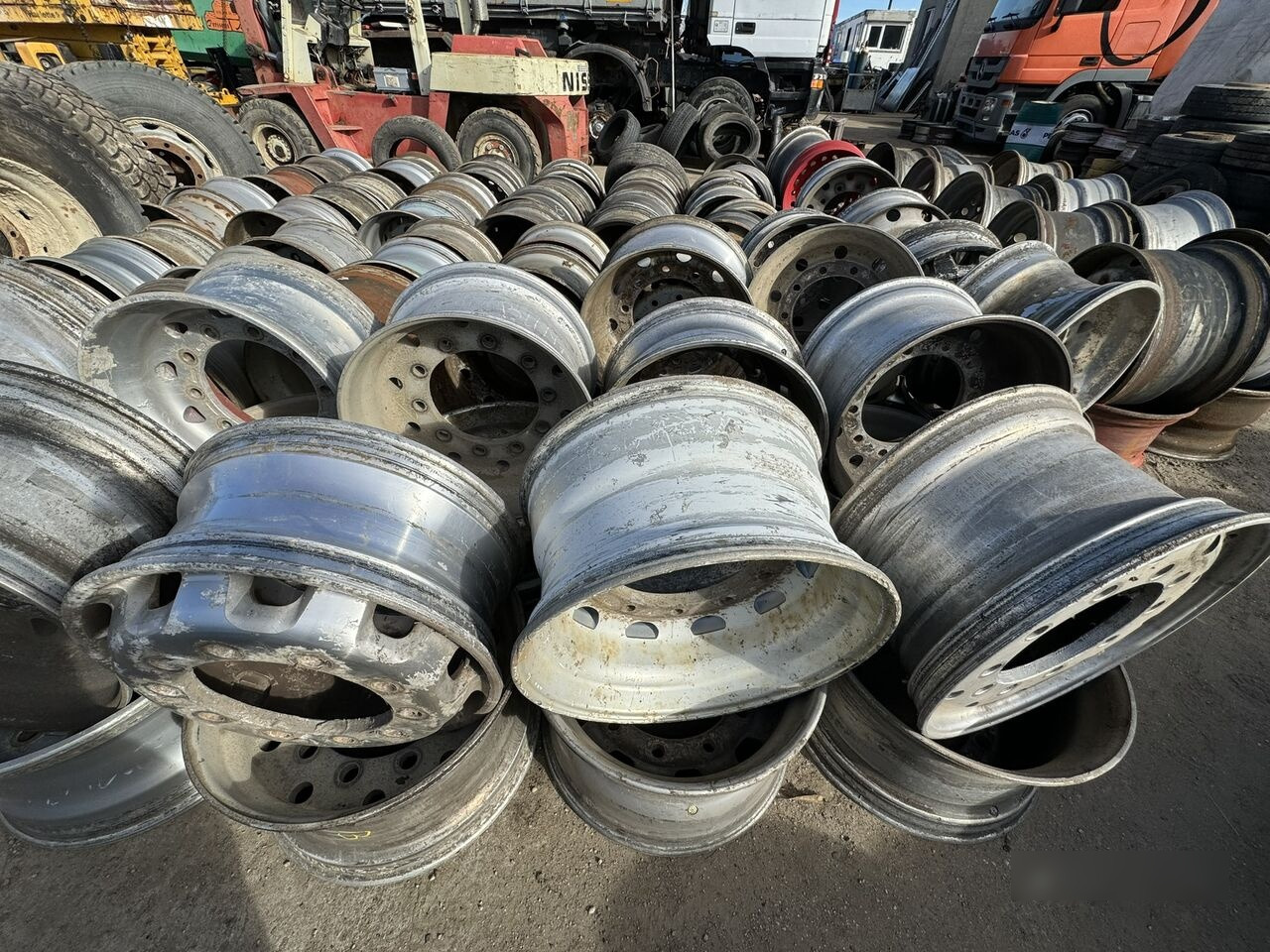 Felge für LKW Alcoa Jante fier / aluminiu pentru autotractoare sau semiremorci 22,5: das Bild 12 Felge für LKW Alcoa Jante fier / aluminiu pentru autotractoare sau semiremorci 22,5: das Bild 12