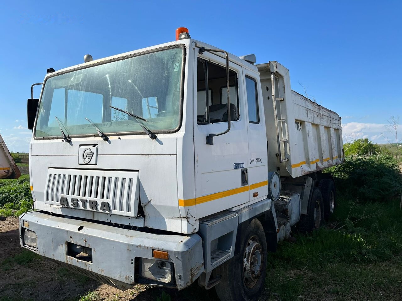 Astra BM 305 FT F1100 6X4 TRAKKER INDUSTRIAL - Kipper: das Bild 1 Astra BM 305 FT F1100 6X4 TRAKKER INDUSTRIAL - Kipper: das Bild 1