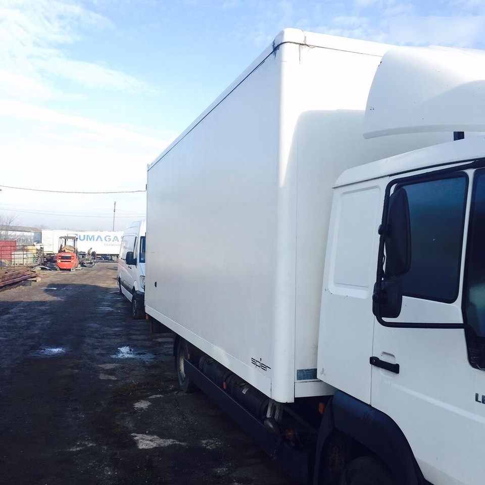 MAN LE 8-180 - Plane LKW: das Bild 2 MAN LE 8-180 - Plane LKW: das Bild 2