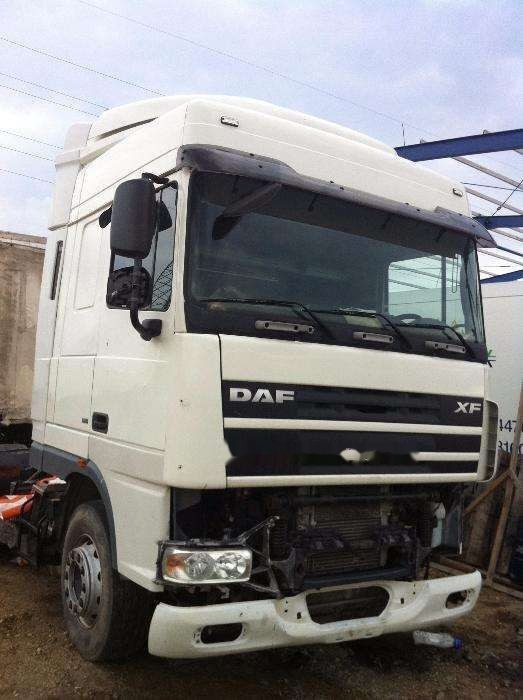 DAF Dezmembrari XF 105 EURO 5 - Sattelzugmaschine: das Bild 4 DAF Dezmembrari XF 105 EURO 5 - Sattelzugmaschine: das Bild 4