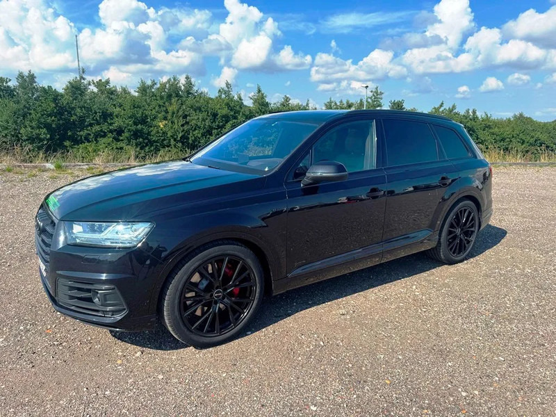 Audi SQ7 Black Edition. panoramo sun roof. . oil heater. head up display. 21" alu weels. night vision. B&O sound system. - SUV/ Geländewagen: das Bild 2 Audi SQ7 Black Edition. panoramo sun roof. . oil heater. head up display. 21" alu weels. night vision. B&O sound system. - SUV/ Geländewagen: das Bild 2