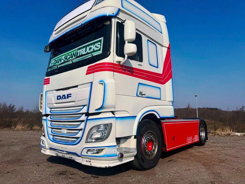 DAF XF 450 DAF XF 450 Special Interior. 706000 km. Euro 6 - Sattelzugmaschine: das Bild 1 DAF XF 450 DAF XF 450 Special Interior. 706000 km. Euro 6 - Sattelzugmaschine: das Bild 1