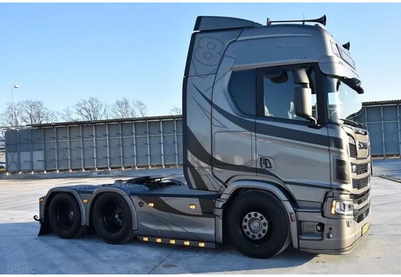 Scania R660 V8 NGS Show Truck . Speciel Interior. Air / Air suspension. Hydr. system - Sattelzugmaschine: das Bild 3 Scania R660 V8 NGS Show Truck . Speciel Interior. Air / Air suspension. Hydr. system - Sattelzugmaschine: das Bild 3