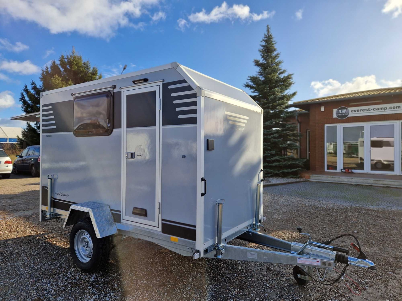 Minicamp Everest Lekki mały kemping camper DMC 600 do 1000kg NOWA - Wohnwagen: das Bild 1 Minicamp Everest Lekki mały kemping camper DMC 600 do 1000kg NOWA - Wohnwagen: das Bild 1