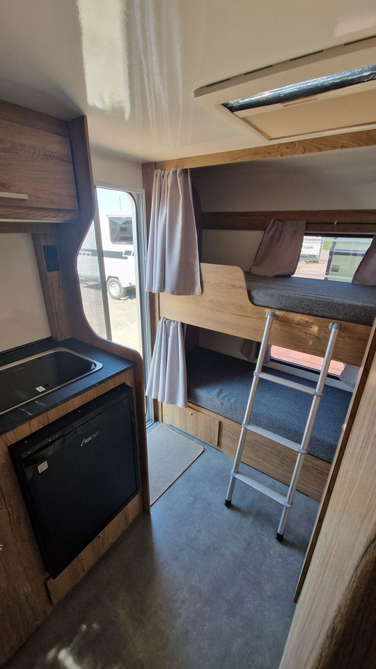 N-LAZUR Niewiadów Nowa Przyczepa Kempingowa dla 4 osób z Łazienką - Wohnwagen: das Bild 3 N-LAZUR Niewiadów Nowa Przyczepa Kempingowa dla 4 osób z Łazienką - Wohnwagen: das Bild 3