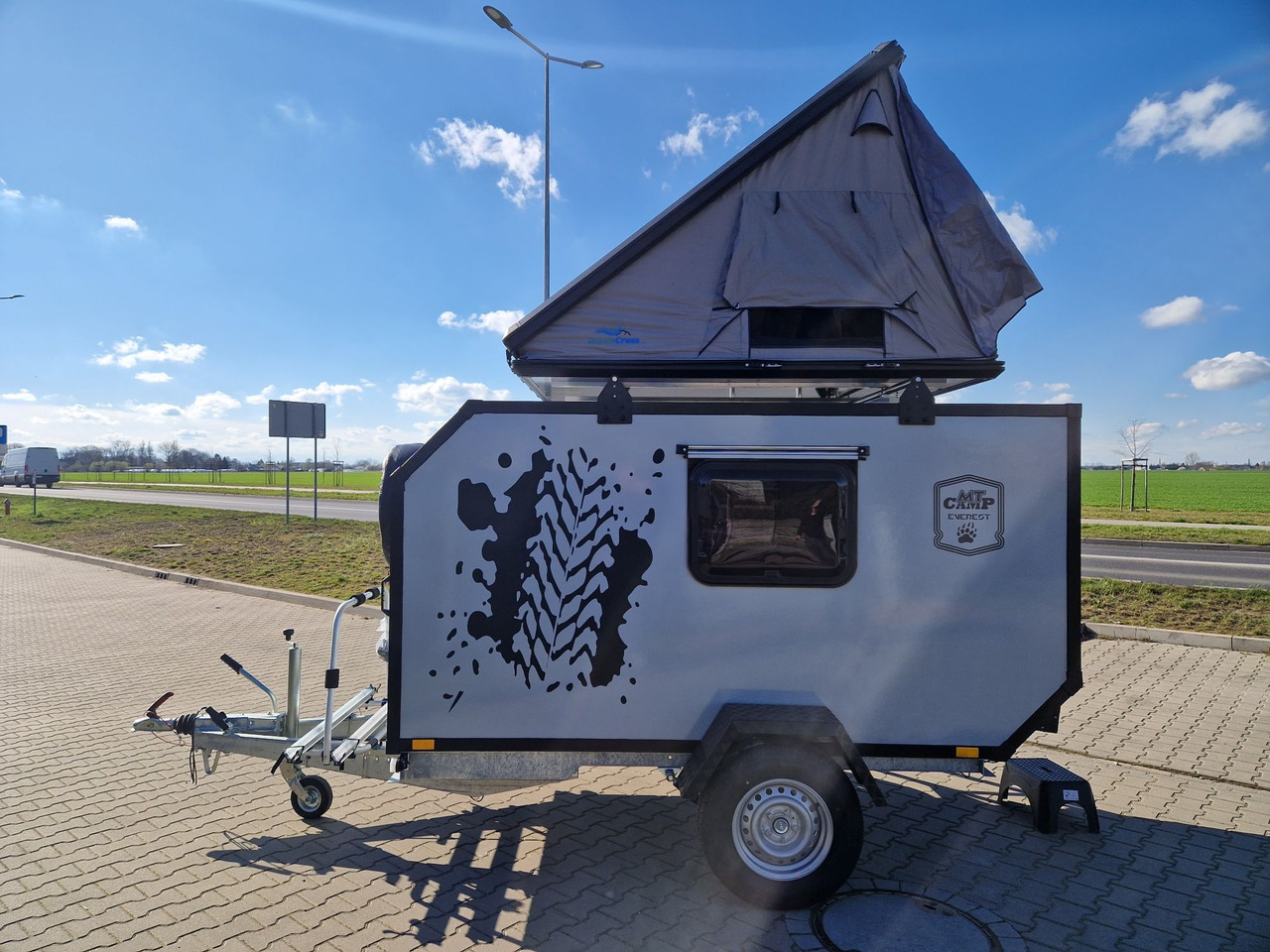 NOWA Przyczepa Wyprawowa Turystyczna Off-ROAD Everest MT-CAMP 2025 - Wohnwagen: das Bild 2 NOWA Przyczepa Wyprawowa Turystyczna Off-ROAD Everest MT-CAMP 2025 - Wohnwagen: das Bild 2