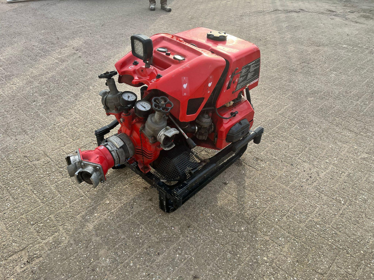 Rosenbauer FP 8/8 - Wasserpumpe: das Bild 3 Rosenbauer FP 8/8 - Wasserpumpe: das Bild 3