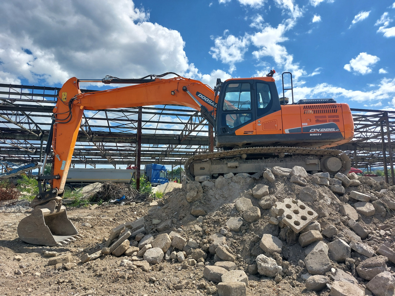 DOOSAN DX225LC-5 - Kettenbagger: das Bild 1 DOOSAN DX225LC-5 - Kettenbagger: das Bild 1