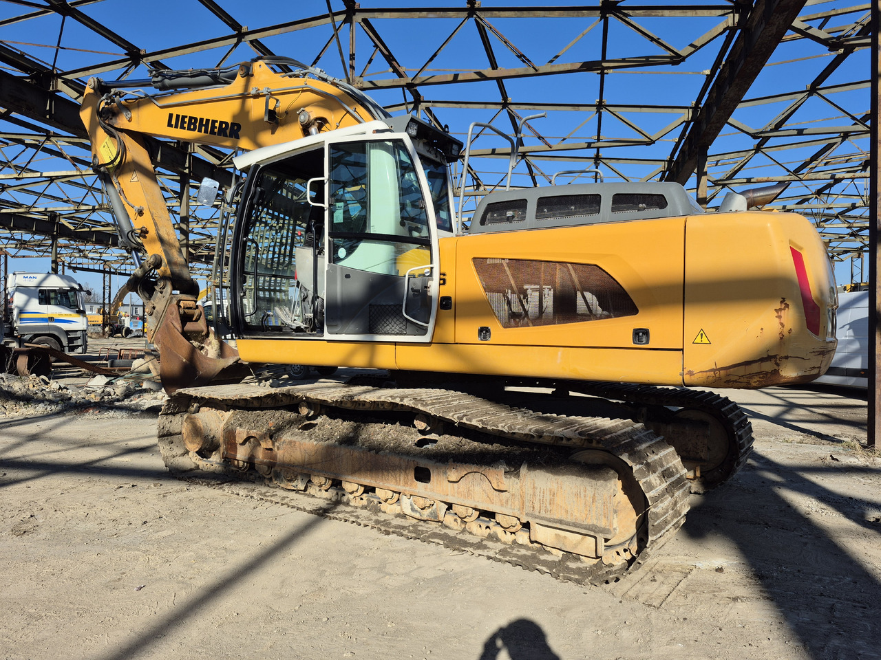LIEBHERR R926LC - Kettenbagger: das Bild 2 LIEBHERR R926LC - Kettenbagger: das Bild 2
