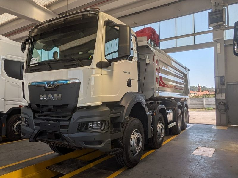 CAMION RIBALTABILE 4 ASSI 520 hp VASCA S5 NUOVO MAN TGS 41.520 8x4 BB CH - Kipper: das Bild 3 CAMION RIBALTABILE 4 ASSI 520 hp VASCA S5 NUOVO MAN TGS 41.520 8x4 BB CH - Kipper: das Bild 3