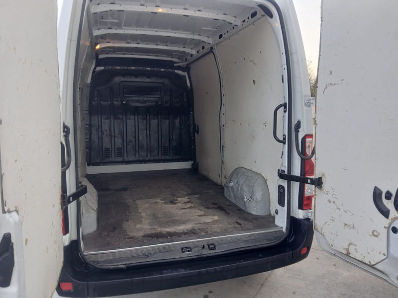 Renault Master Furgone red edition 2021 - Kastenwagen: das Bild 4 Renault Master Furgone red edition 2021 - Kastenwagen: das Bild 4