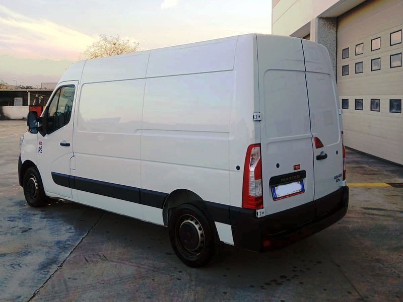 Renault Master Furgone red edition 2021 - Kastenwagen: das Bild 3 Renault Master Furgone red edition 2021 - Kastenwagen: das Bild 3