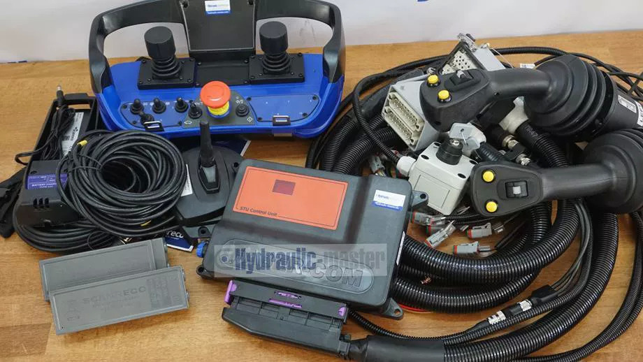 Forstmaschine CanBus 2 joysticks with radio control Scanreco G3 12 V Forest crane for Palms Farma BMF KTS: das Bild 13 Forstmaschine CanBus 2 joysticks with radio control Scanreco G3 12 V Forest crane for Palms Farma BMF KTS: das Bild 13