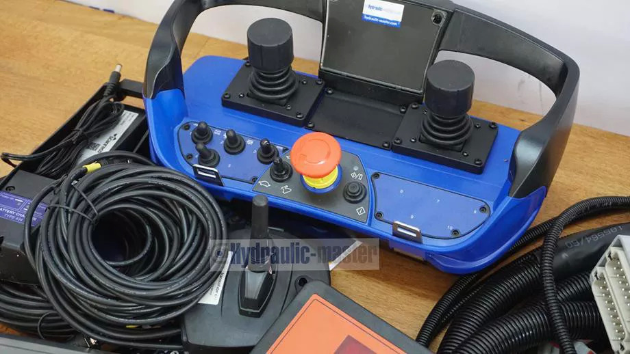 Forstmaschine CanBus 2 joysticks with radio control Scanreco G3 12 V Forest crane for Palms Farma BMF KTS: das Bild 14 Forstmaschine CanBus 2 joysticks with radio control Scanreco G3 12 V Forest crane for Palms Farma BMF KTS: das Bild 14