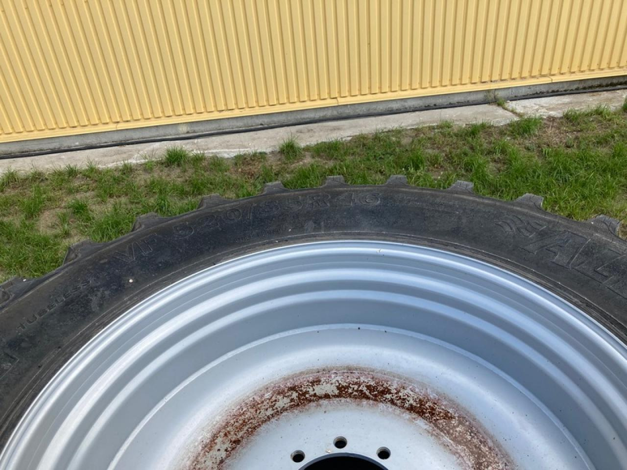 Alliance 520/85R46 PASSEND ZU LEEB 8 GS - Reifen: das Bild 2 Alliance 520/85R46 PASSEND ZU LEEB 8 GS - Reifen: das Bild 2