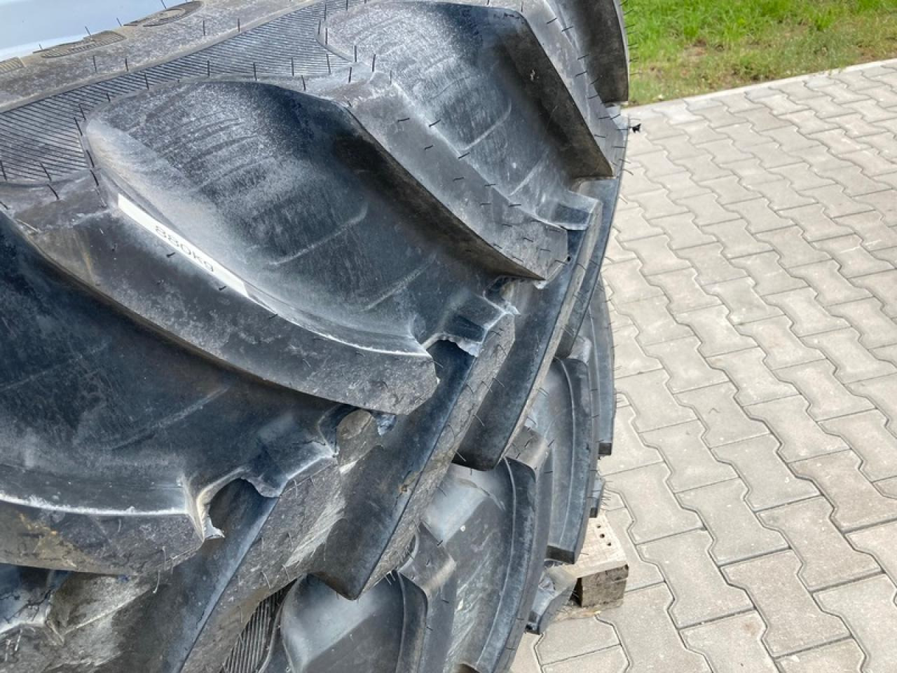 Alliance 520/85R46 PASSEND ZU LEEB 8 GS - Reifen: das Bild 5 Alliance 520/85R46 PASSEND ZU LEEB 8 GS - Reifen: das Bild 5