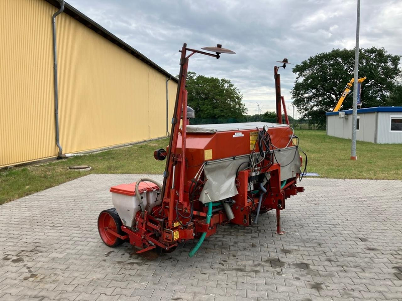 Becker AEROMAT T - Einzelkornsämaschine: das Bild 4 Becker AEROMAT T - Einzelkornsämaschine: das Bild 4
