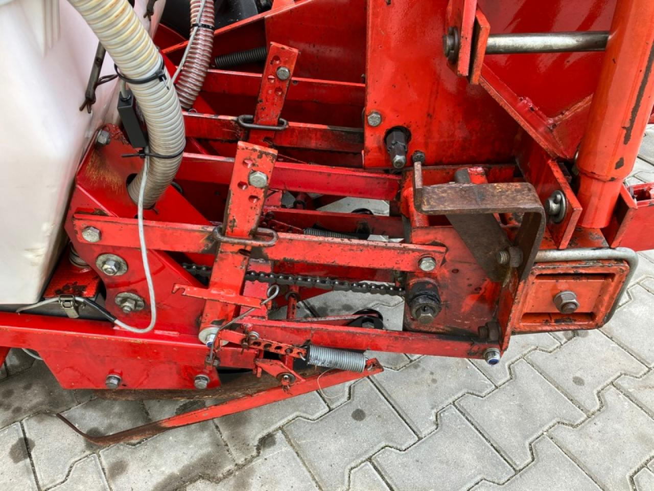 Becker AEROMAT T - Einzelkornsämaschine: das Bild 5 Becker AEROMAT T - Einzelkornsämaschine: das Bild 5