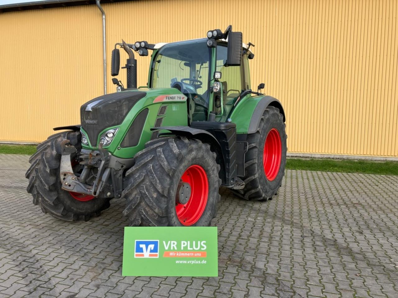 Fendt VARIO 718 S4 - Traktor: das Bild 1 Fendt VARIO 718 S4 - Traktor: das Bild 1
