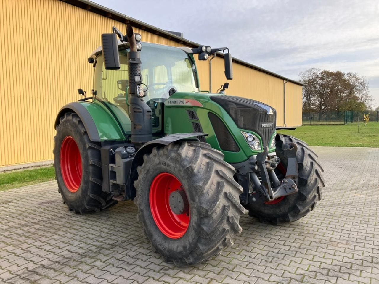 Fendt VARIO 718 S4 - Traktor: das Bild 4 Fendt VARIO 718 S4 - Traktor: das Bild 4