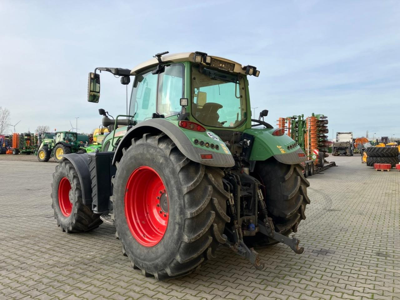 Fendt VARIO 718 S4 - Traktor: das Bild 2 Fendt VARIO 718 S4 - Traktor: das Bild 2
