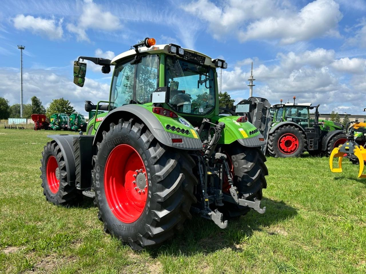 Fendt VARIO 724 GEN 6 PROFI+ SETTING 2 - Traktor: das Bild 3 Fendt VARIO 724 GEN 6 PROFI+ SETTING 2 - Traktor: das Bild 3