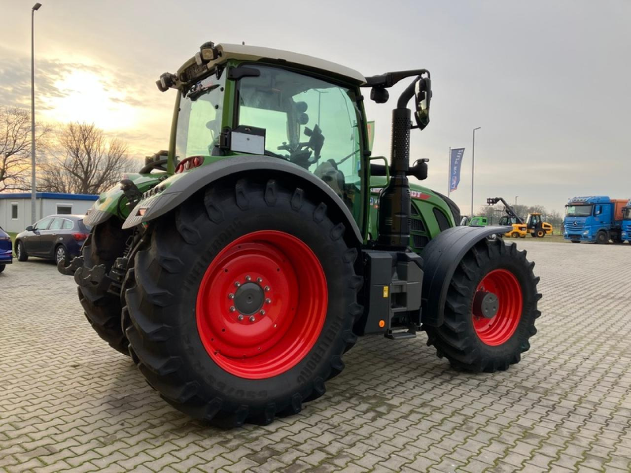 Fendt VARIO 724 GEN6 // RTK - Traktor: das Bild 4 Fendt VARIO 724 GEN6 // RTK - Traktor: das Bild 4